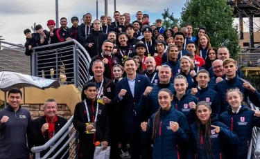 Геннадий Головкин встретился в США с участниками чемпионата мира по боксу