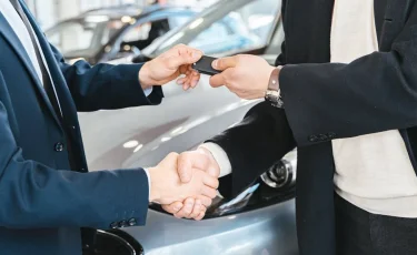 Автодилерлер көлік сатарда аксесуарларын заңсыз тықпалап келген