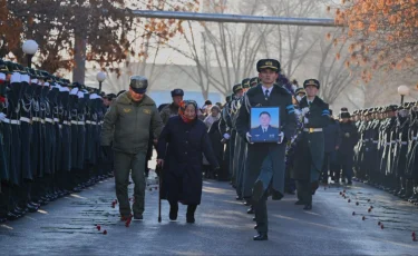 Ақтөбеде майор Батыр Оразымбетовты соңғы сапарға шығарып салды