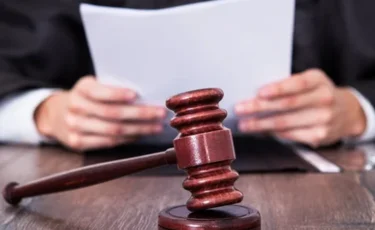 Қаңтар оқиғасы: Азаматты азаптаған полицей сотталды