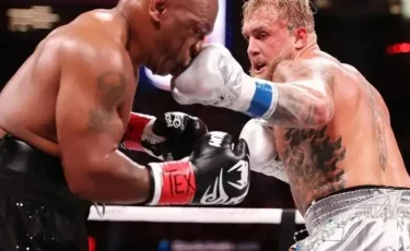 Майк Тайсон өзінен 31 жас кіші қарсыласынан жеңіліп қалды