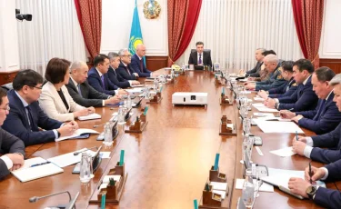 Олжас Бектенов провел оперативное совещание по ситуации вокруг Украины