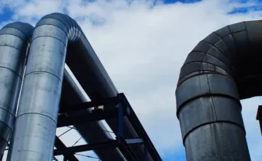 Қостанайда құбыр жарылып, мектеп пен тұрғын үйлер жылусыз қалды