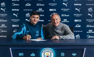 Защитник сборной Узбекистана официально перешёл в «Манчестер Сити»