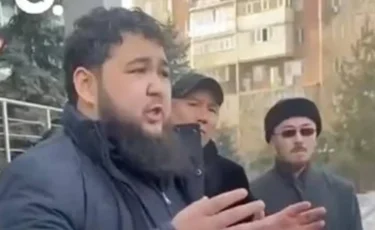 Мүфтият 180 адамды қажылыққа апарамын деп алдаған «наиб имам» туралы мәлімдеме жасады