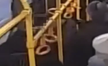 Автобуста әйелді ұрып-соққан ер адам ұсталды