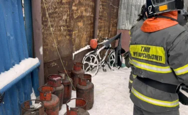 Астанада екі қабатты жатақхана өртенді