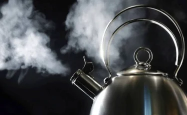 Дочка залила мать кипятком из лейки, пострадавшая умерла