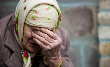 Отдали ей 286 млн тенге: женщина одурачила 35 пенсионеров в Астане