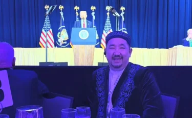 «Трамптың қарсы алдында отырдым»: Нұрлан имам Ақ үй ұйымдастырған таңғы асқа қатысты