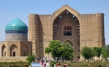 Қожа Ахмет Ясауи кесенесінің айналасында биік ғимарат салуға тыйым салатын заң қабылданды