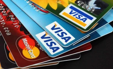 Бір басында бес банк картасын ұстайтындар бақылауда болады