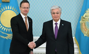 Президент Мажарстанның Сыртқы істер министрін «Достық» орденімен марапаттады