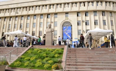 «Заңсыз сатып жіберген»: Ұлттық университеттің оқу корпустары мен стадионы қайтарылды