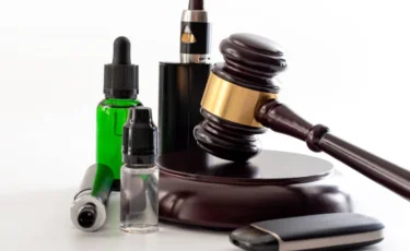 Иностранца отправили в тюрьму за ввоз вейпов в Казахстан