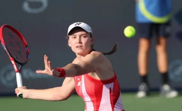 Елена Рыбакина победила чемпионку Australian Open
