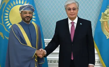 Глава государства принял министра иностранных дел Омана