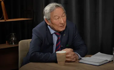 Белгілі жазушы Бердібек Сапарбаев туралы ел естімеген естелігін бөлісті