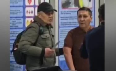 Тоқаев әуежайдағы қаскөйді ұстауға көмектескен ер адамды наградаға ұсынуды тапсырды