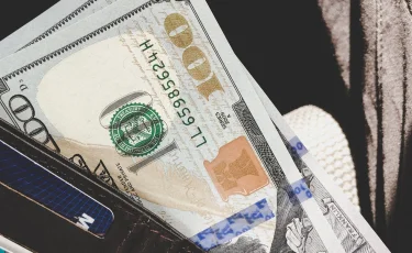 8 млн долларов на жилье и учебу: совершеннолетним казахстанцам выплатили деньги из Нацфонда