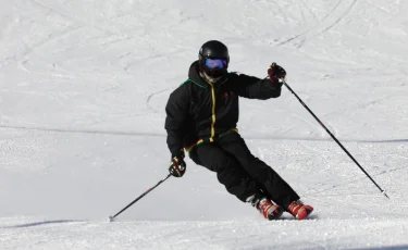 Лыжник погиб при сходе лавины в горах Алматы