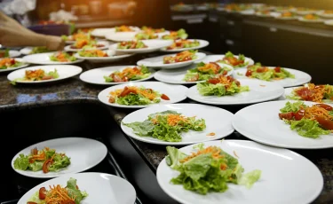 В школьных столовых Казахстана начнут считать пищевые отходы