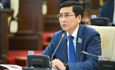 «Заң бәріне ортақ емес пе?»: Аймағамбетов МӘМС-тің тағы бір былығын ашты