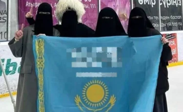 Кәлимә мен қылыш: Атырауда Туды қорлаған қыздар полицияға жеткізілді