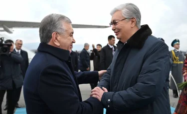 Өзбекстан президенті Қазақстанға жұмыс сапарымен келді