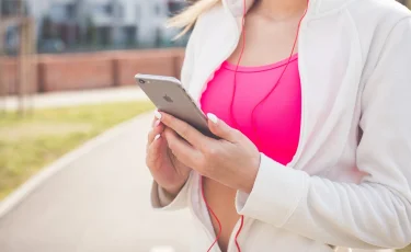 Какое наказание грозит казахстанским блогерам за розыгрыши в соцсетях