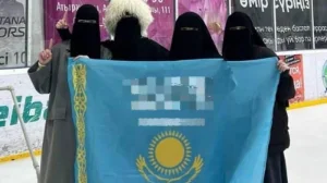 Атырауда мемлекеттік туды қорлаған қыздарға қатысты сот үкімі шықты