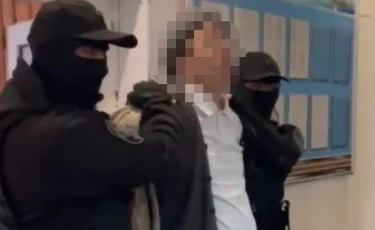 Қарыз үшін жыныстық қатынас талап еткен: Арқалықта блогер қамауға алынды