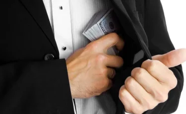 Антикор ақша жымқырған шенеунікке қатысты тергеуді аяқтады