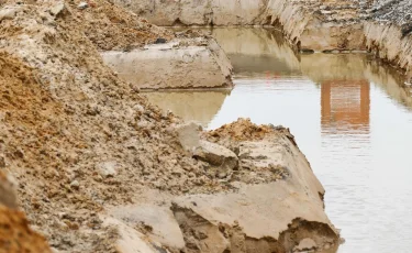 Тело первоклассника нашли в котловане в Шымкенте