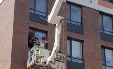 Астанада өзіне қол жұмсамақ болған қыз құтқарылды (ВИДЕО)