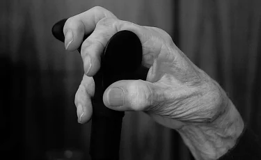 Издевательства над стариками: в Аксу осудили сотрудницу пансионата