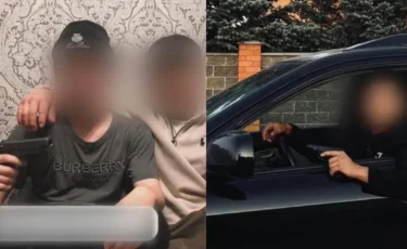 Казахстанские подростки устроили фотосессию с оружием ради хайпа в TikTok
