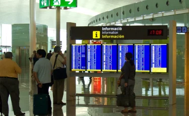 Авиаперелёты влетели в копейку: сенатор раскрыл, почему билеты такие дорогие