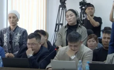 Бабушке Шерзата Полата стало плохо в суде — её увезли на скорой