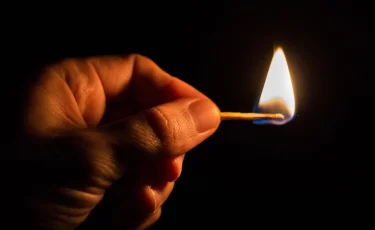 Житель Костаная поджег себя в машине