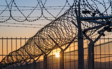 Осуждённый в Атырауском СИЗО порезал вены и зашил себе рот