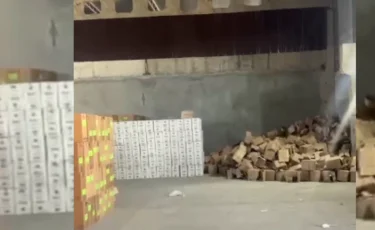 9,3 млн қорап: Қырғызстаннан темекі тасып байығандар 8 жылға қамалды