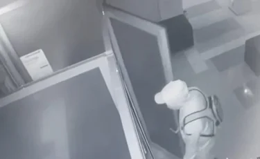 Житель Алматы пытался ограбить банк в ночное время (ВИДЕО)