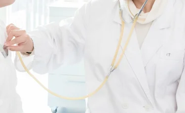 Скандал: казахстанских медсестёр лишают сертификатов по новым правилам Минздрава