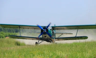 На юге Казахстана спасли экипаж самолёта после экстренной посадки