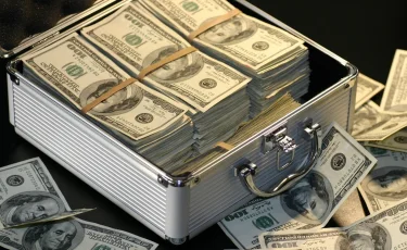 Бюджет трещит по швам: аудиторы обнаружили миллиарды нецелевых трат в Казахстане