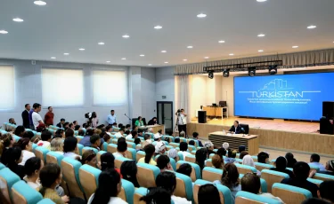 Түркістан: қала әкімі мен тұрғындардың кездесуінде 20 өзекті мәселе көтерілді