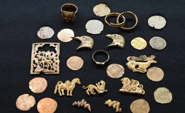 Сақ дәуіріндегі алтын мүсіндер мен монеталар Ұлттық музейге жеткізілді