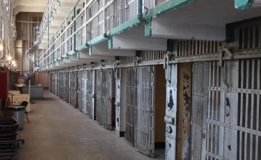 Преступная группа внутри тюрьмы: заключённые терроризировали сокамерников в Абайской области