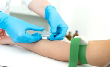 Жеке емшара кабинеттеріндегі адам өлімі: Тексеру 130-дан аса заңбұзушылықты анықтады